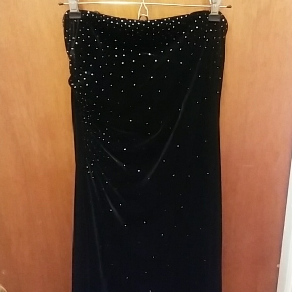 🖤Elegant Rhinestone Strapless Dress🖤 - Picture 4 of 7